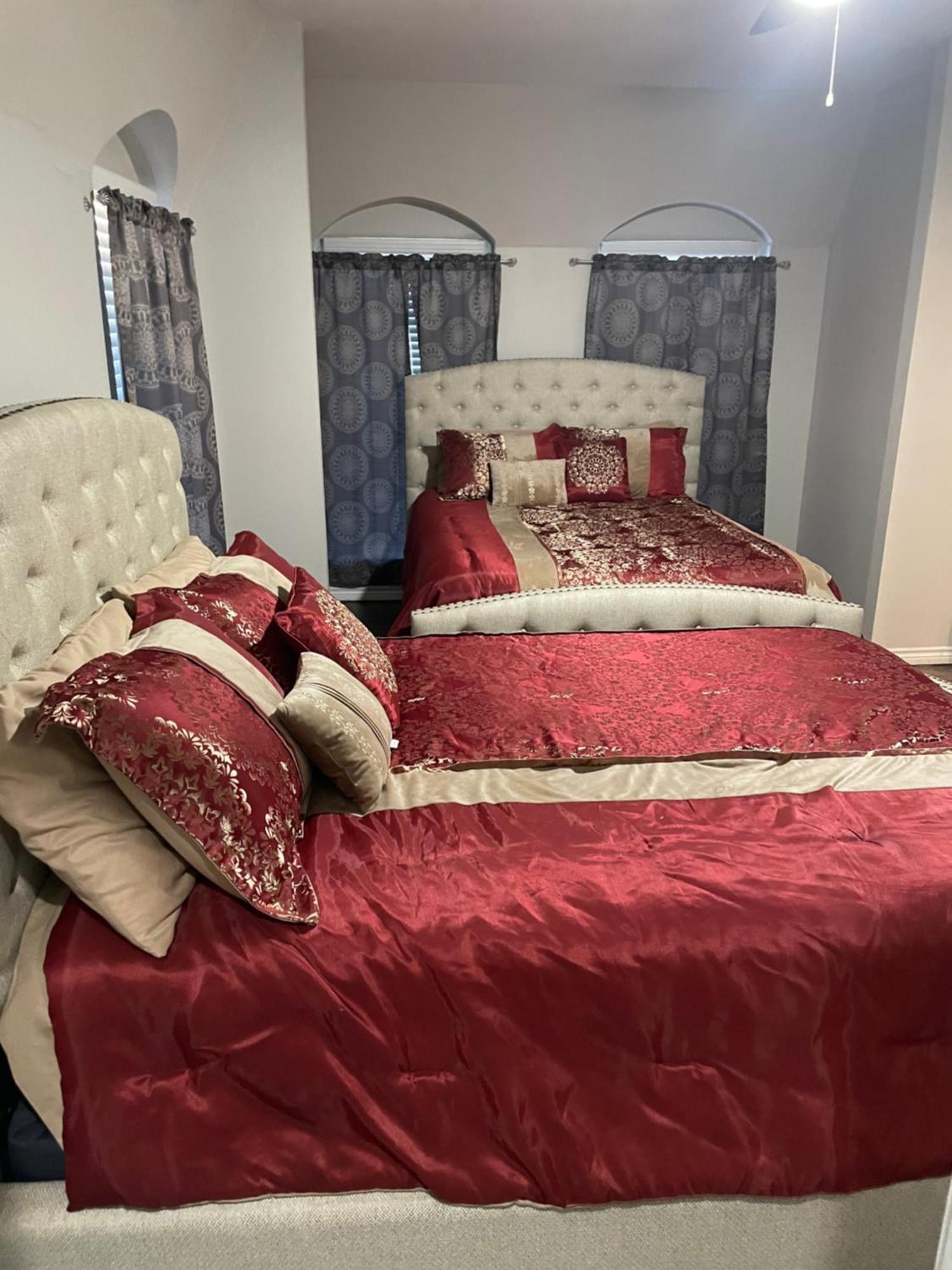 Huge One Bedroom With 2 Queen Size Beds Houston Exterior photo