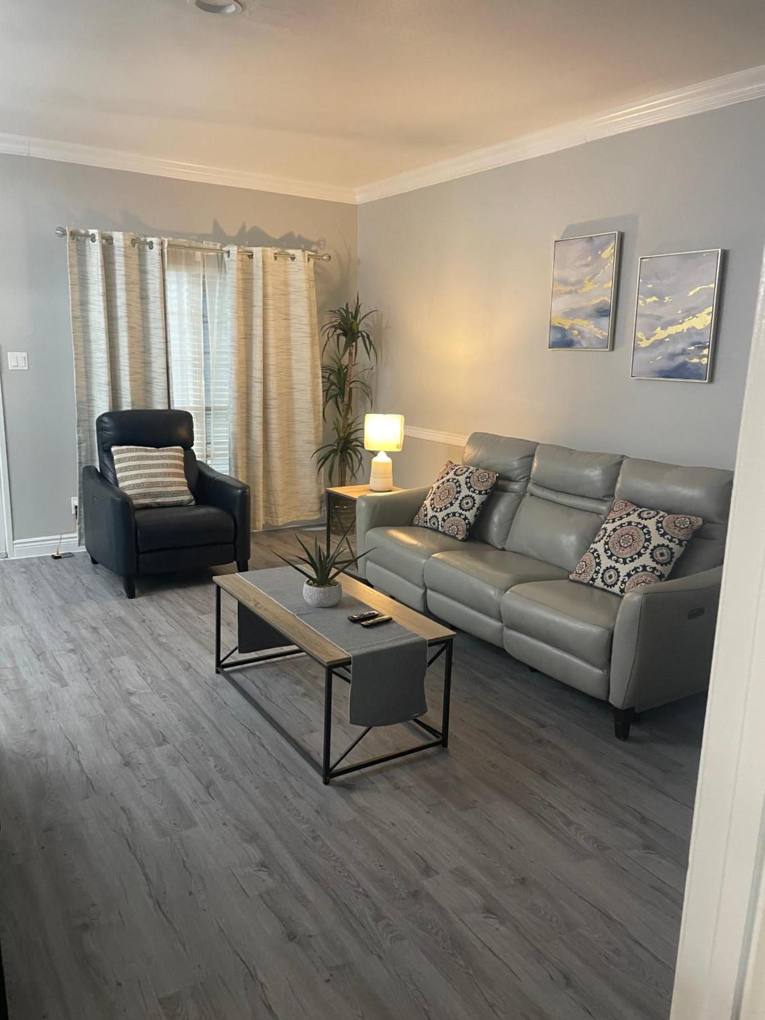 Huge One Bedroom With 2 Queen Size Beds Houston Exterior photo