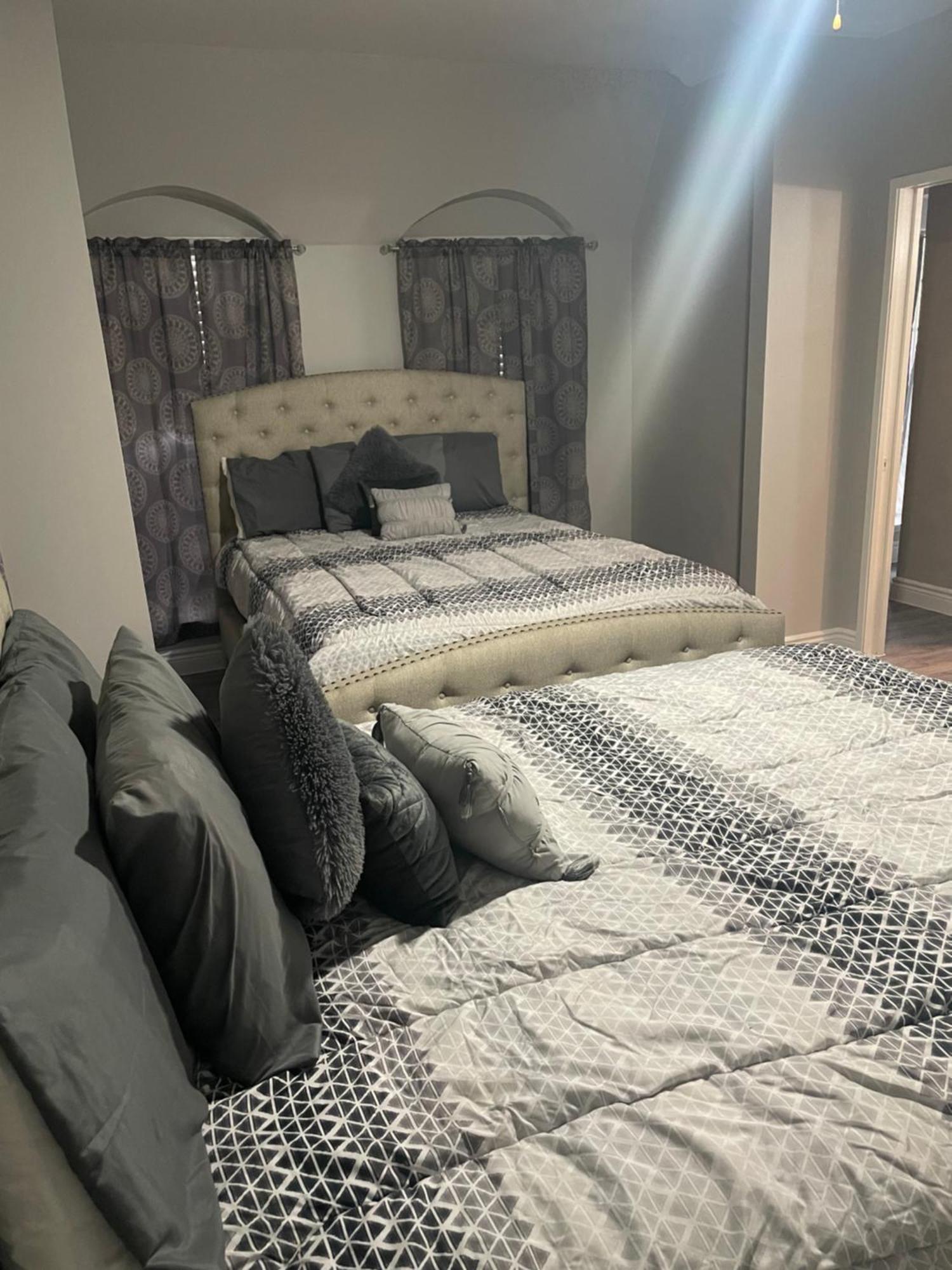 Huge One Bedroom With 2 Queen Size Beds Houston Exterior photo